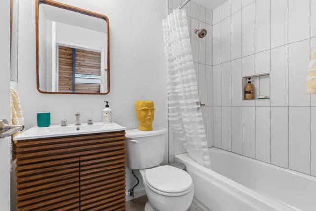 2343 Arrowhead Drive, Oakland CA: https://media.crmls.org/mediaz/7e028591-0612-4ef9-920c-7a25b08deb9f.jpg