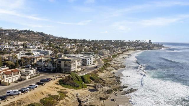 6767 Neptune Pl, La Jolla, California 92037, 3 Bedrooms Bedrooms, ,3 BathroomsBathrooms,Condominium,For Sale,Neptune Pl,240025878SD