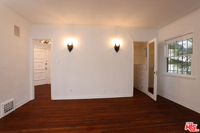755 N CRESCENT HEIGHTS, Los Angeles CA: https://media.crmls.org/mediaz/7e02b8eb-43de-4be4-9bd0-4c921b2cdf11.jpg