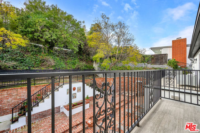 751 Westholme Avenue, Los Angeles CA: https://media.crmls.org/mediaz/7e032374-0c7c-4092-b729-aba002c5a815.jpg