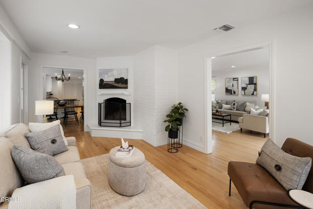 Detail Gallery Image 13 of 74 For 3232 Vickers Dr, Glendale,  CA 91208 - 3 Beds | 2 Baths