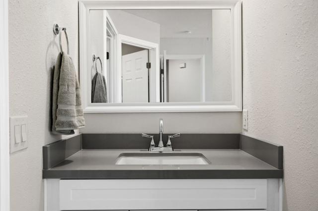 Image 12 of 25 For 78650 Avenue 42  1005