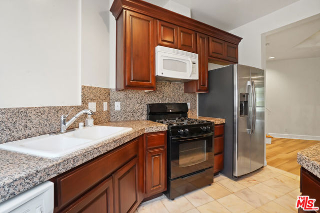 245 South Lasky Drive photo 4