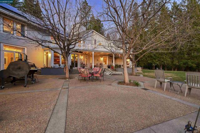 11417 Red Dog Rd, Nevada City CA: https://media.crmls.org/mediaz/7e0598ff-7cfb-4790-910e-a1caf09ec37f.jpg