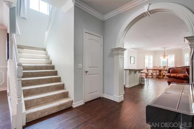 908 Hydra Ct, San Marcos CA: https://media.crmls.org/mediaz/7e05c331-d573-41a0-b65e-5a2d1b9f1034.jpg