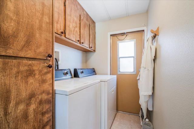 32857 Bloomfield Avenue, Thousand Palms CA: https://media.crmls.org/mediaz/7e05ca3c-17b3-4712-b163-d524129427b1.jpg