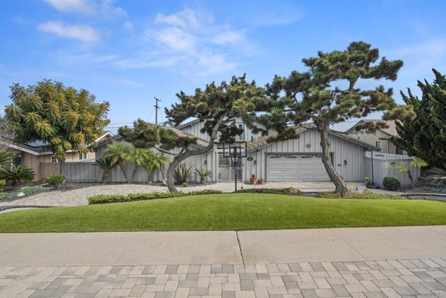 1151 Catalina Boulevard, San Diego CA: https://media.crmls.org/mediaz/7e05e6bf-ae40-4a77-ae4c-f0d9067b4592.jpg