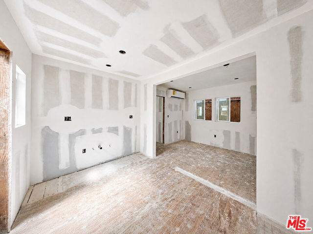 14426 Friar Street photo 23