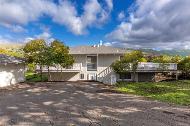 16280 Oak Canyon Drive, Morgan Hill CA: https://media.crmls.org/mediaz/7e0618fc-7e58-4ccc-a838-2484a9df5cc1.jpg