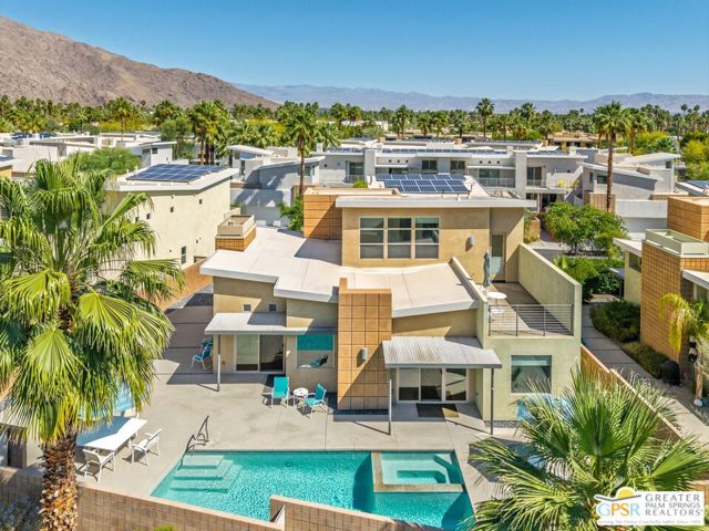 941 Oceo Circle, Palm Springs CA: https://media.crmls.org/mediaz/7e06457d-58bc-4b62-a420-3dd581aaa554.jpg