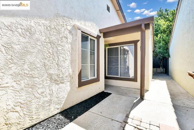 3104 Cedar Ct, Antioch CA: https://media.crmls.org/mediaz/7e0666e0-ec5d-47aa-90a4-6ce23726169e.jpg