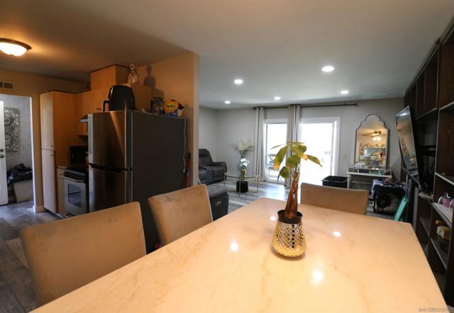 1252 Fourth Ave, Chula Vista CA: https://media.crmls.org/mediaz/7e06750f-b0fa-4a5b-85d3-a151392622ef.jpg