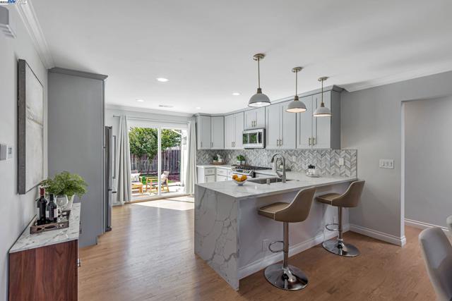581 Kirk Ave, Sunnyvale CA: https://media.crmls.org/mediaz/7e075291-dedf-484f-8788-bcb6c5c5d675.jpg