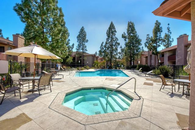12007 Alta Carmel Ct, San Diego CA: https://media.crmls.org/mediaz/7e07cdbb-3424-454d-bf3a-151e2c164e29.jpg