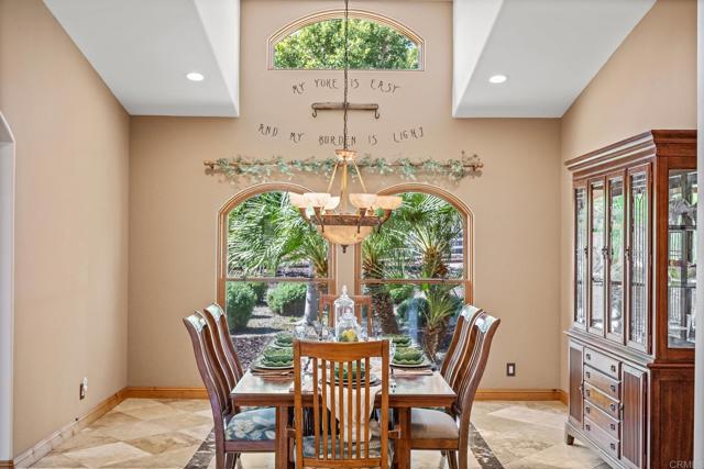 15636 Sage Hill Drive, Ramona CA: https://media.crmls.org/mediaz/7e09518b-af6d-42a5-8e86-2ff0ded57ac7.jpg