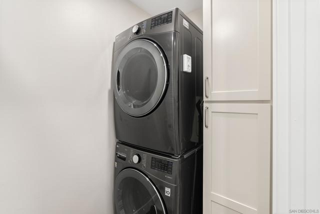 249 Playa Del Norte, La Jolla CA: https://media.crmls.org/mediaz/7e09631a-62f6-4257-8d23-1413341d8461.jpg