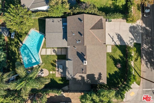 7401 Costello Avenue, Van Nuys CA: https://media.crmls.org/mediaz/7e098ee1-7925-42f2-9ae0-a42dedcf7e2f.jpg