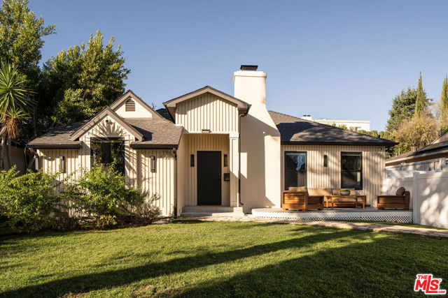 4323 Irvine Avenue photo 1