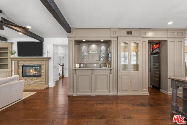 638 Oak Tree Court, Simi Valley CA: https://media.crmls.org/mediaz/7e0ae8a9-a29b-4e7a-b2c9-8510c1bbe96d.jpg
