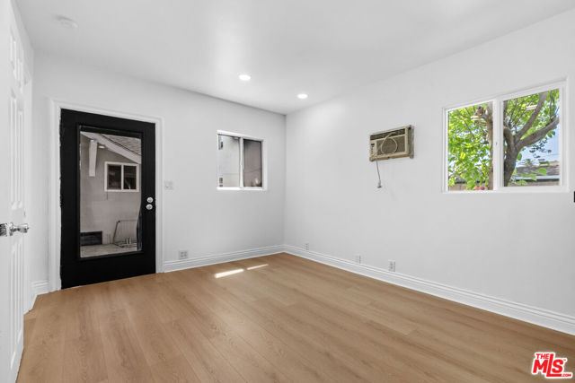 3915 1/2 S Budlong Avenue, Los Angeles CA: https://media.crmls.org/mediaz/7e0afaf7-c9c7-40a5-8b78-b62b4be35b04.jpg