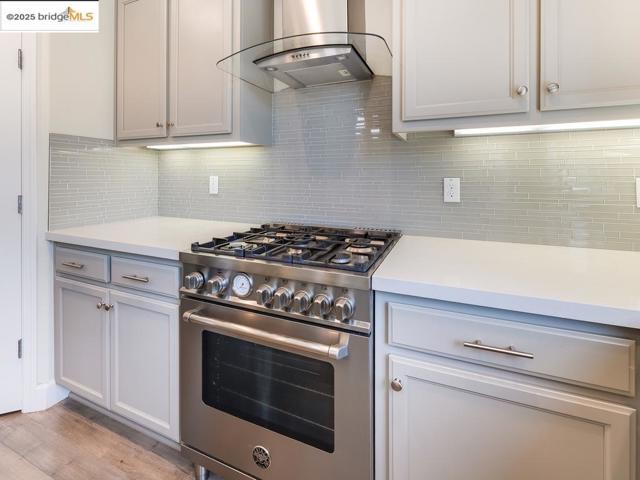 270 Guthrie Lane, Brentwood CA: https://media.crmls.org/mediaz/7e0b5d51-568f-472a-b39f-0676f1c90a52.jpg