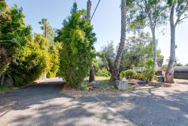 928 930 Osborne Street, Vista CA: https://media.crmls.org/mediaz/7e0b75cc-0b41-40a6-a664-25585893cedb.jpg