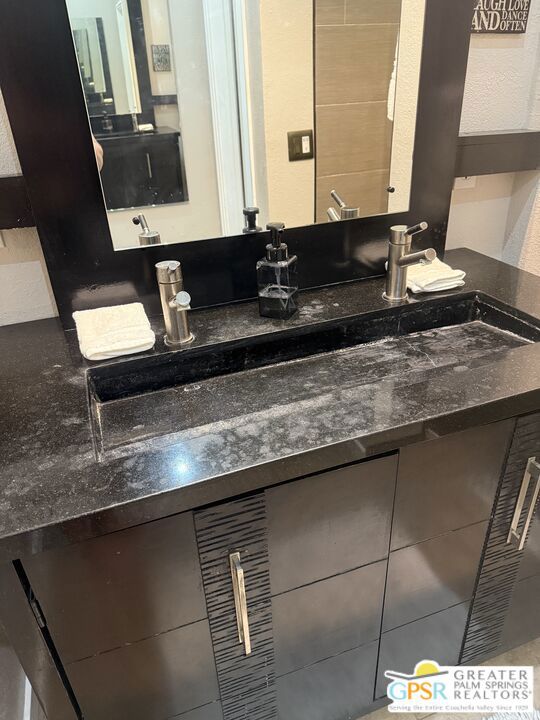 1596 Sabita Way, Palm Springs CA: https://media.crmls.org/mediaz/7e0be445-6840-4386-8a79-0cc4586c8dfc.jpg