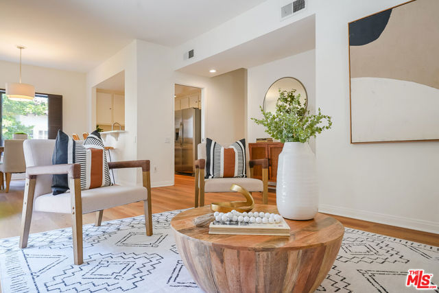 1655 Greenfield Avenue, Los Angeles CA: https://media.crmls.org/mediaz/7e0c40d4-96f6-48d3-8cb0-2bc9b83f8259.jpg