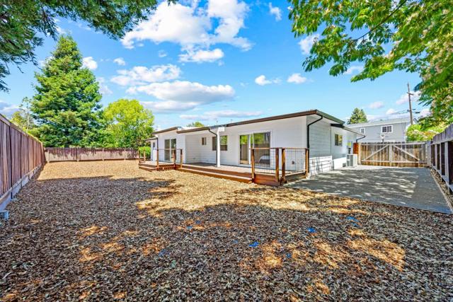 1133 Crowe Place, Concord CA: https://media.crmls.org/mediaz/7e0c7f54-dbc7-4f86-b5ef-38ee7fefbdf5.jpg