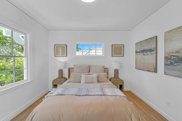 729 Concord Way, Burlingame CA: https://media.crmls.org/mediaz/7e0d07bc-8161-4417-ab46-d47c6d1dec21.jpg