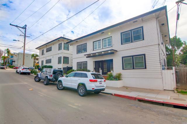 Image 4 of 23 For 2070 3rd Avenue