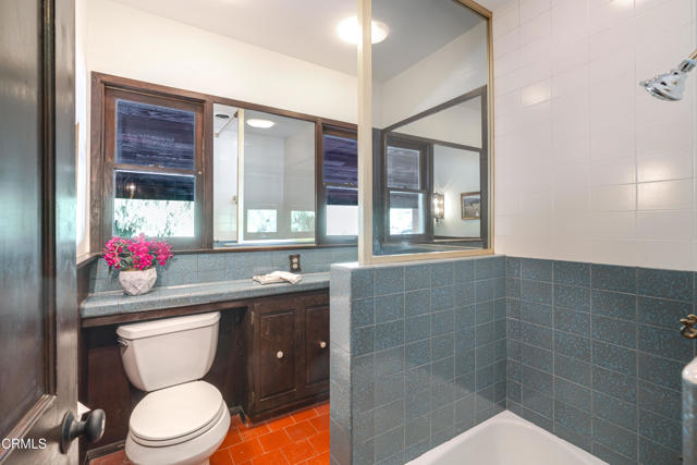 Detail Gallery Image 9 of 41 For 10400 Mcbroom St, Sunland,  CA 91040 - 3 Beds | 2/1 Baths