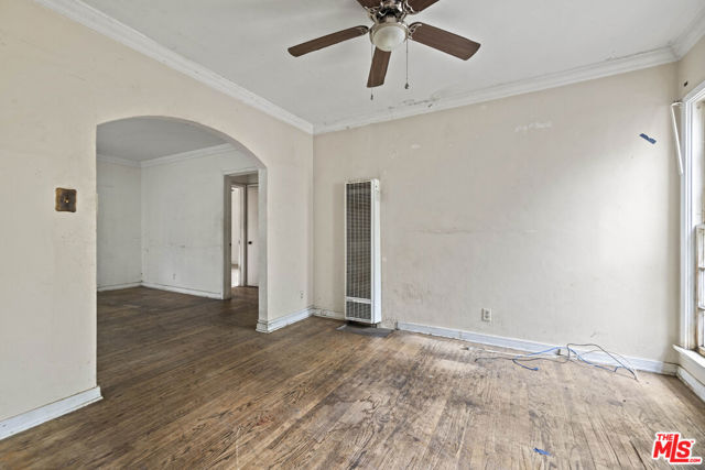 13723 Pinney Street photo 4
