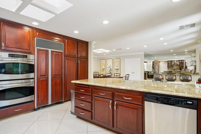 4 Dartmouth Drive, Rancho Mirage CA: https://media.crmls.org/mediaz/7e0f2ee6-1601-4afa-a252-7a9ad02c8712.jpg