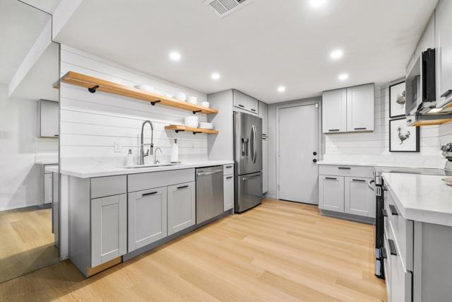 76892 Joetta Place, Palm Desert CA: https://media.crmls.org/mediaz/7e0fbb9b-4452-4a93-9c24-f263243f48d7.jpg