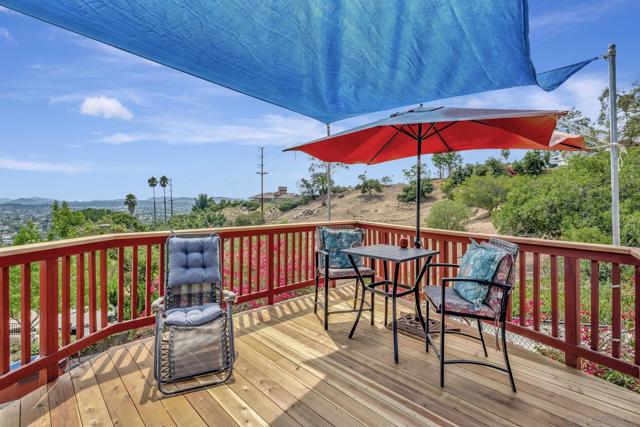 2106 Zachary Gln, Escondido CA: https://media.crmls.org/mediaz/7e0fc9f4-a5db-4f77-ba96-670b86cabb77.jpg