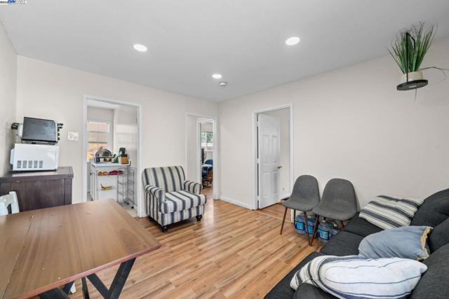 16829 Daryl Avenue, San Lorenzo CA: https://media.crmls.org/mediaz/7e0fcf08-071c-4986-8a4d-11b6b759e91f.jpg