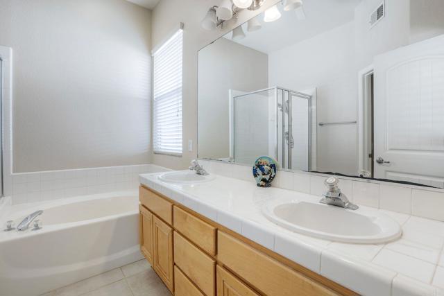 24493 Corte Rojelio, Murrieta, CA 92562 photo 29