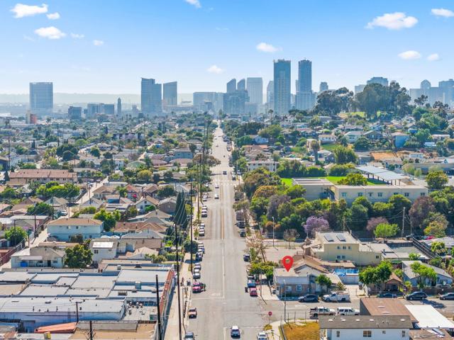 2980 K St, San Diego CA: https://media.crmls.org/mediaz/7e112d04-73dd-4797-bf1c-ef52bf2ae038.jpg