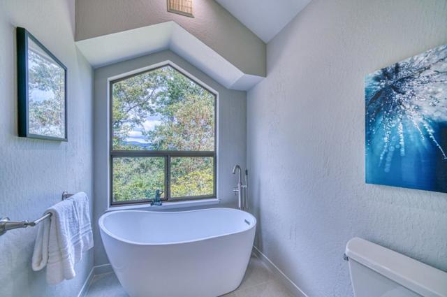 925 Skyward Drive, Aptos CA: https://media.crmls.org/mediaz/7e119cf2-213f-4ae7-bb3e-246505e4995e.jpg