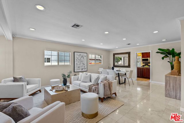 6319 Willowcrest Avenue, North Hollywood CA: https://media.crmls.org/mediaz/7e121870-faeb-42e7-b203-d82a1fc83476.jpg