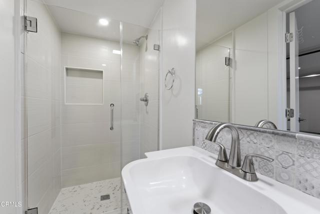 Detail Gallery Image 13 of 54 For 22718 Cantlay St, West Hills,  CA 91307 - 3 Beds | 2 Baths