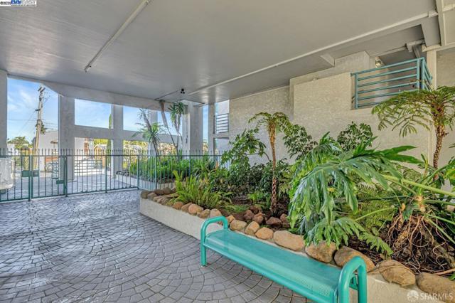 320 Peninsula Ave, San Mateo CA: https://media.crmls.org/mediaz/7e1251e2-d0fc-4a0b-b8d3-f48c6e6fee94.jpg