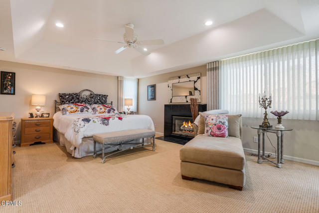 5114 Marlin Way, Oxnard CA: https://media.crmls.org/mediaz/7e136781-7df0-4b7e-8c3f-46ba9a222e6c.jpg