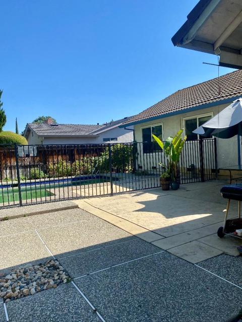 55 Carmel Way, Tracy CA: https://media.crmls.org/mediaz/7e140326-e724-4d74-b4db-da5a3a659c9e.jpg