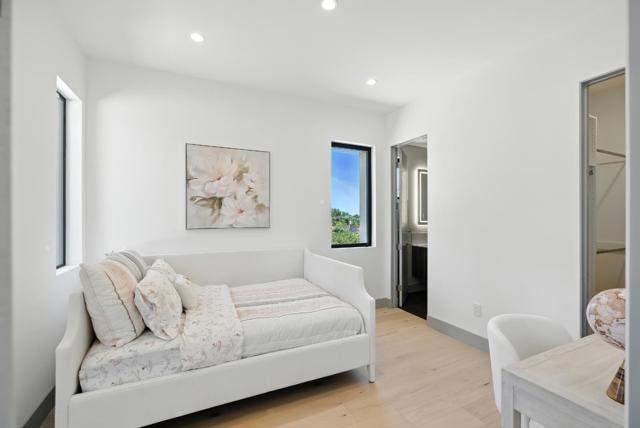 1127 Hillslope Place, Los Altos CA: https://media.crmls.org/mediaz/7e1443f9-3d43-49fd-8775-3f9d36429b4b.jpg