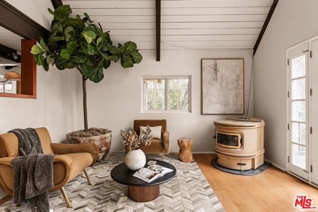 20500 Paradise Lane, Topanga CA: https://media.crmls.org/mediaz/7e1459ce-8ad5-41ba-9cc4-f05c2d6340d4.jpg