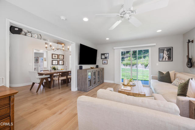 27220 Waterford Drive, Valencia CA: https://media.crmls.org/mediaz/7e14757d-7d21-4b8c-b923-2f17449d4a4c.jpg