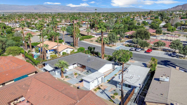 44635 San Carlos Avenue, Palm Desert CA: https://media.crmls.org/mediaz/7e14f17e-bb38-4cc5-9abc-df453f5f13ac.jpg