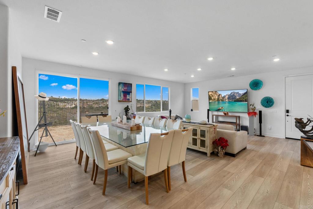 813 Mateo Street #2